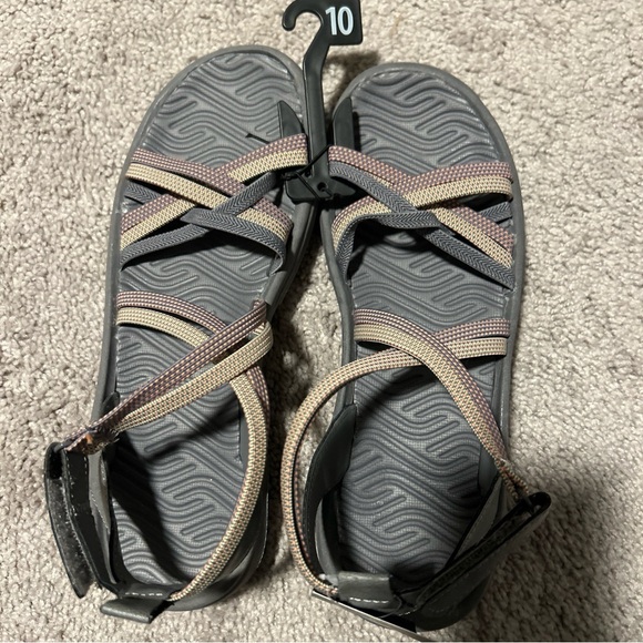 Athletic Works Women's Strappy River Flat Sandals Size 10 - Picture 1 of 5